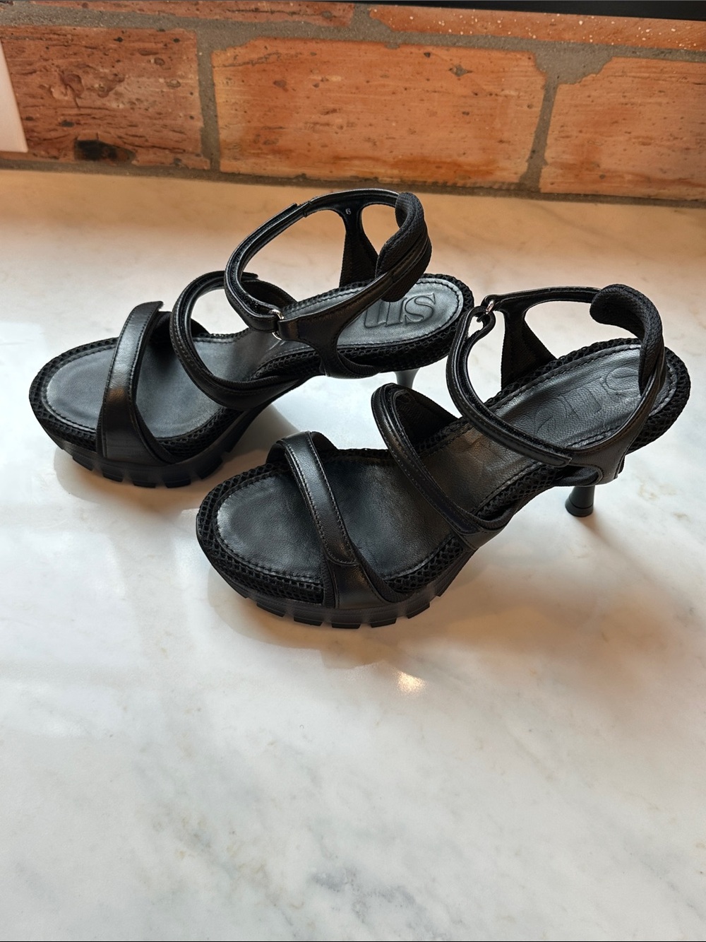 Women's Black Sneex "Charlie" sandals, Size 6! - Picture 8 of 15